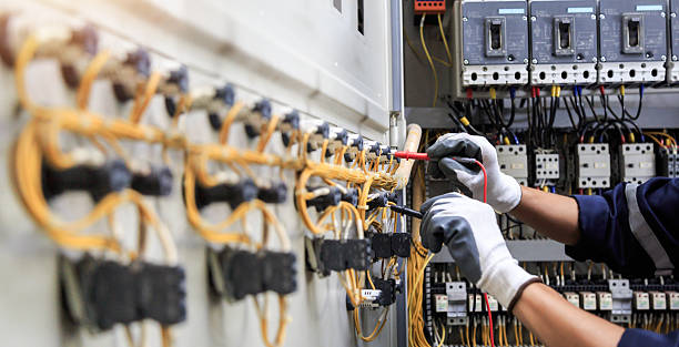 Professional Electrician technician working in Garden City, GA